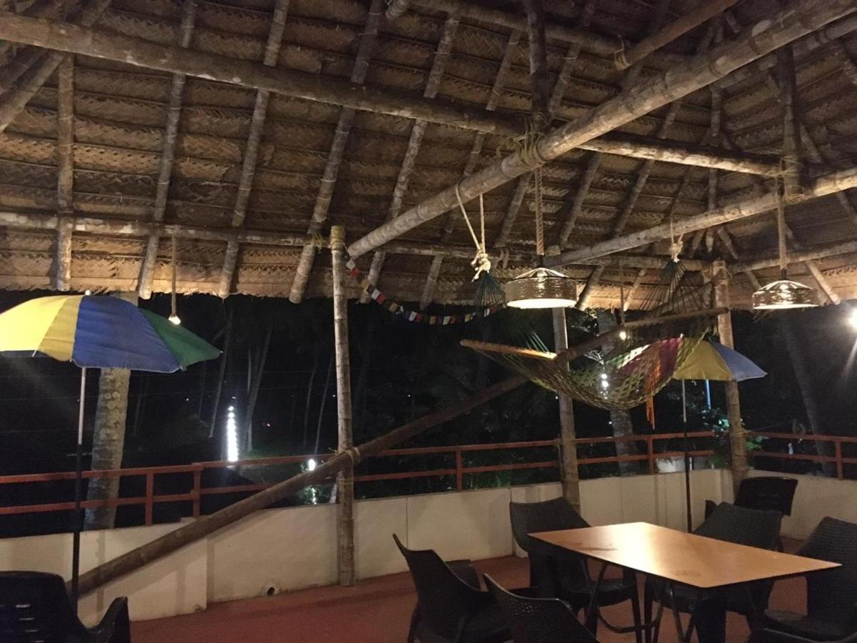 Madhav Mansion Beach Resort فاركَالا المظهر الخارجي الصورة